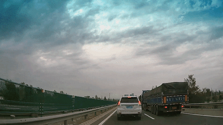 cc0a3693107a4a408651cb38ce42e915.gif