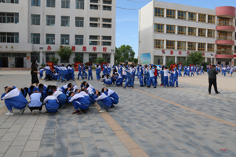 bda6f560c93a4aa6b04e3926d401d809.jpg