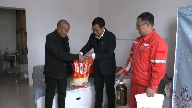 1761297422724093054.png 合水县吉岘镇开展“九九重阳敬老行 企地同心献真情”慰问暨助农活动133.png