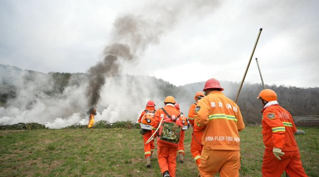 1762329603508085017.png 合水林管分局开展2025年秋冬季森林草原防灭火应急演练92.png