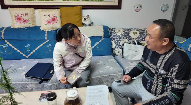 合水县文化路社区:动态核查低保户 上门走访暖人心136