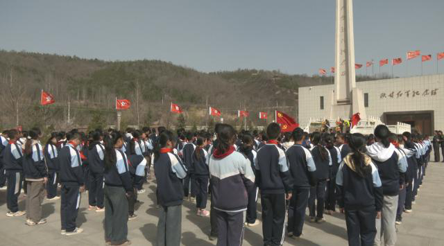 【网络中国节·清明】传承红色基因 凝聚奋进力量----合水县各单位开展清明祭扫活动165