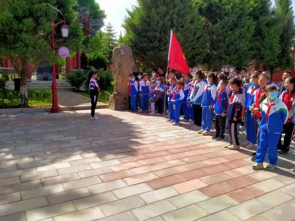 1c11a74fe22e4e9a92a5a986f7e5b1c9.jpg