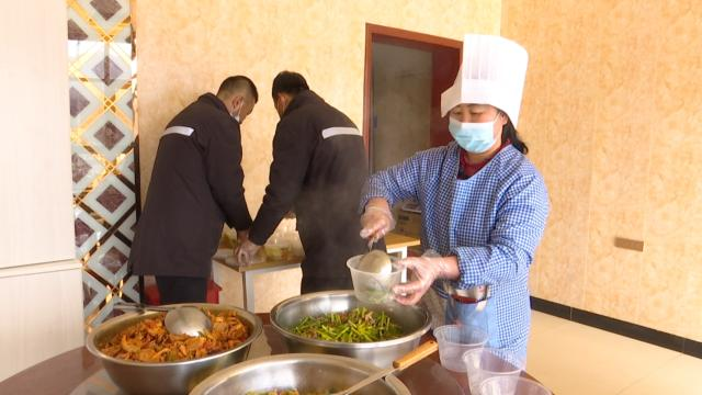 爱心企业捐赠物资 助力合水疫情防控196